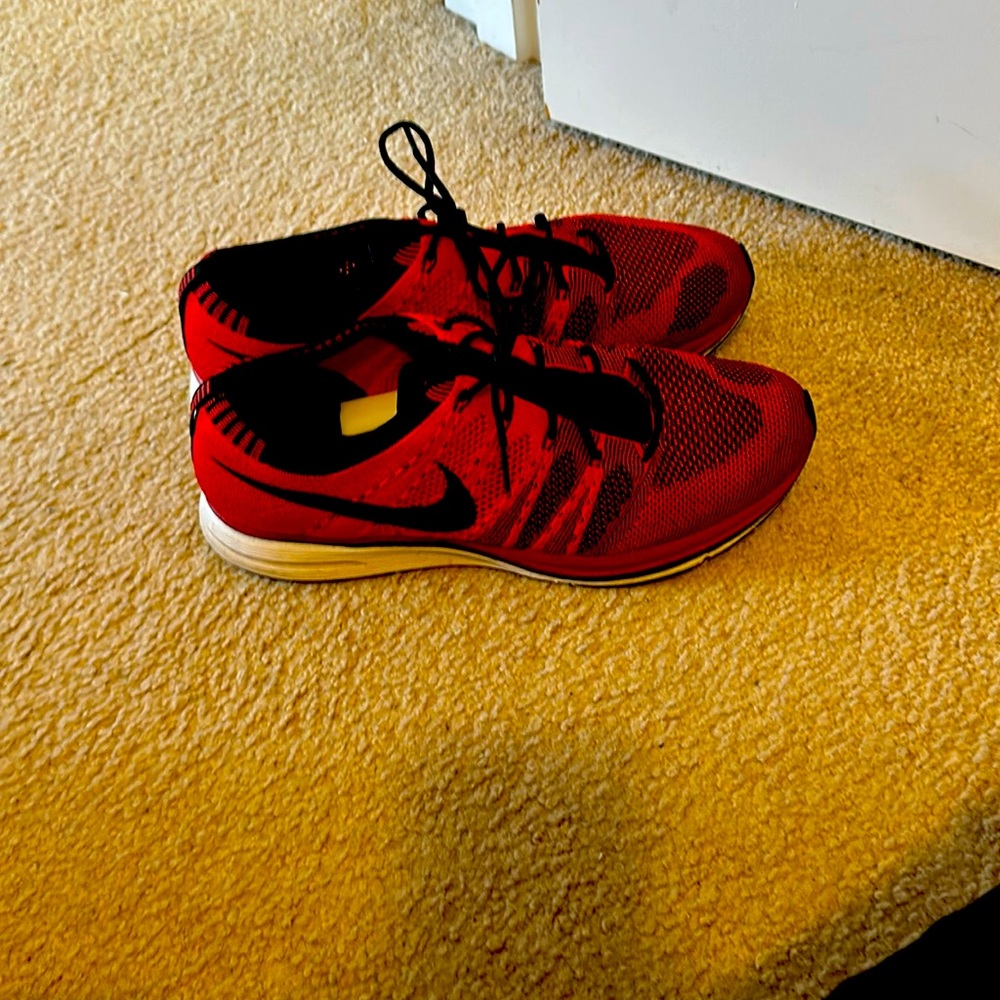 NIKE 10.5